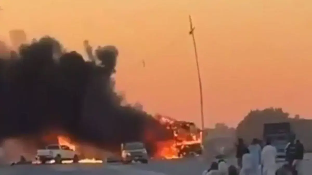 पाकिस्तान में बस में विस्फोट से चार की मौत