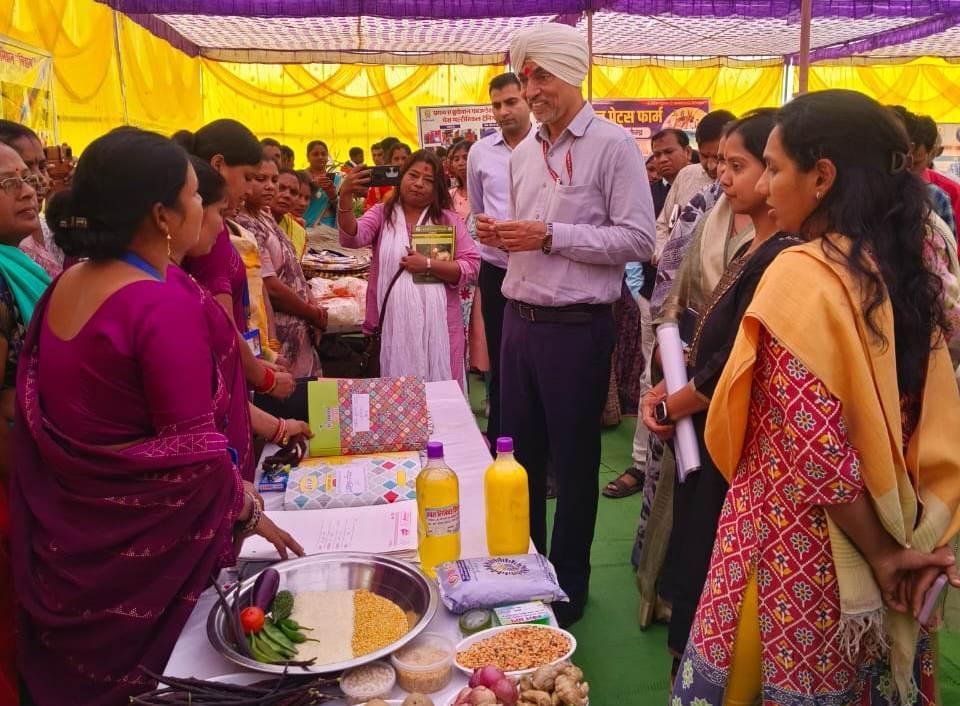 भारत सरकार के एडिशनल सेक्रेटरी चरणजीत सिंह ने छत्तीसगढ़ में बिहान समूह के कार्यों को सराहा