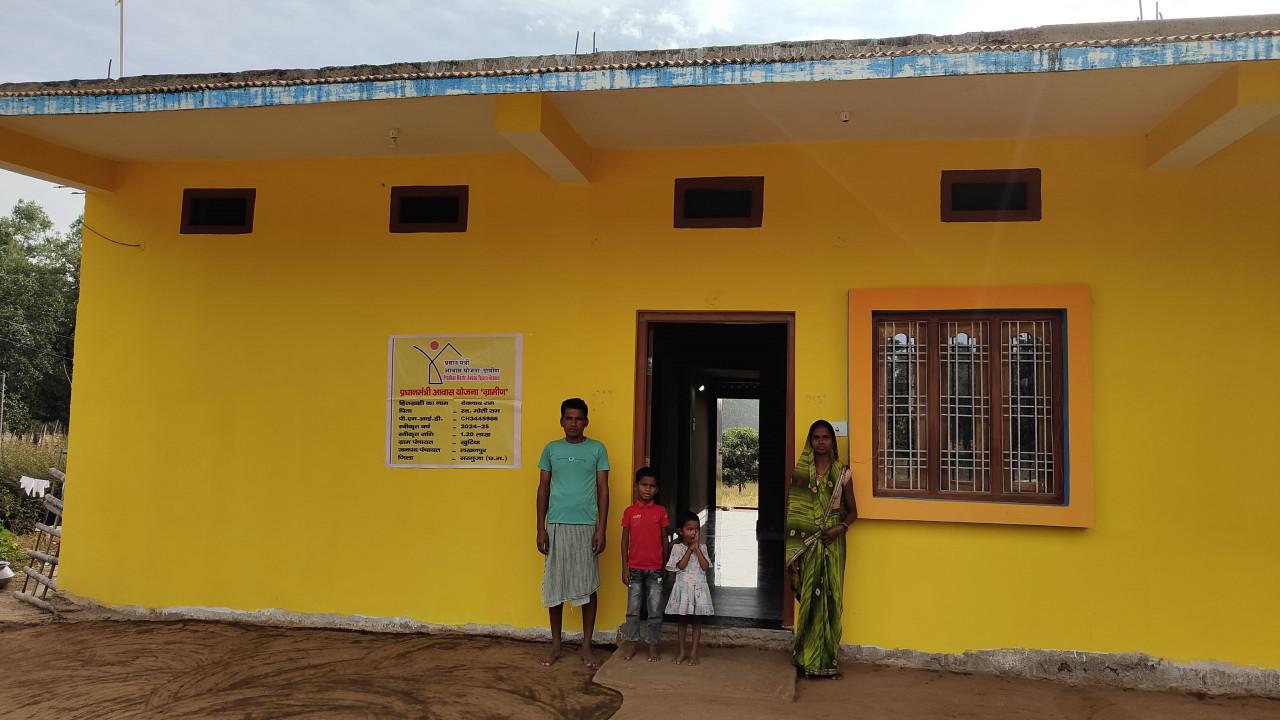 चंदन के लिए पीएम आवास सिर्फ ईंट सीमेंट से बना मकान नहीं, उनके पिता की यादों की निशानी है