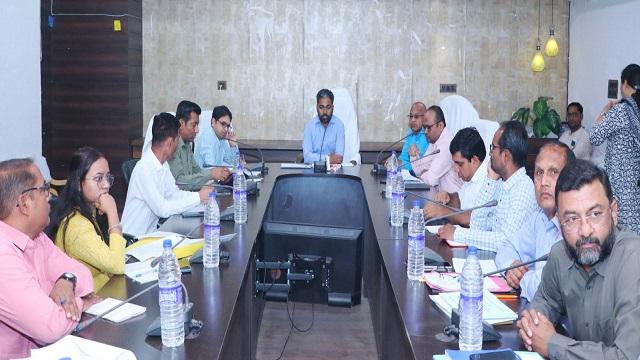 ‘प्रधानमंत्री आवास योजना के तहत लंबित निर्माण कार्यों को शीघ्र प्रारंभ कराएं’