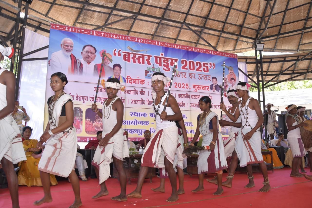 बस्तर जिले के 5 विकासखण्डों में हुआ ब्लॉक स्तरीय बस्तर पंडुम का आयोजन