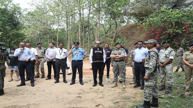 राज्यपाल रमेन डेका ने जंगलवार कॉलेज, कांकेर का किया निरीक्षण