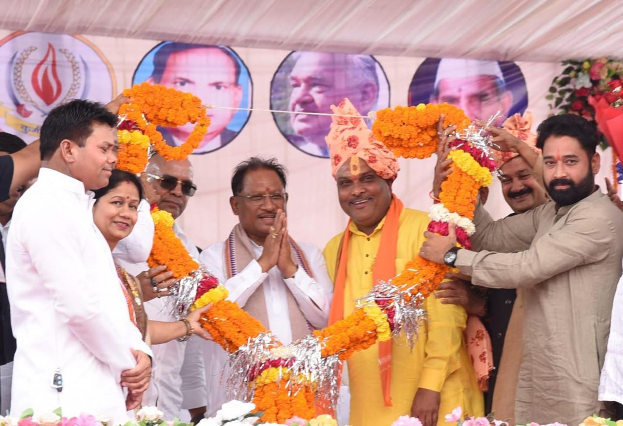 चन्द्रनाहू कुर्मी क्षत्रीय समाज के केन्द्रीय महाधिवेशन में शामिल हुए मुख्यमंत्री  साय