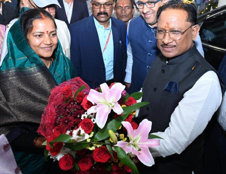 समाज कल्याण मंत्री लक्ष्मी राजवाड़े ने नवा रायपुर स्थित नवीन शासकीय आवास में किया गृह प्रवेश