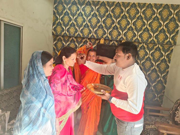 पं. सुंदरलाल शर्मा वार्ड में पार्षद प्रत्याशी संदीप तिवारी ने मितानिन बहनों का किया सम्मान