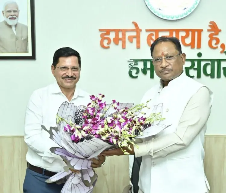 मुख्यमंत्री साय से एसईसीएल के नवनियुक्त सीएमडी हरीश दुहन ने की सौजन्य भेंट