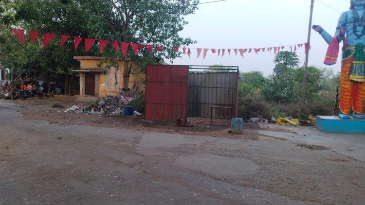 मां मनका दाई मंदिर प्रांगण में अवैध कब्जा, श्रद्धालुओं को हो रही भारी परेशानी