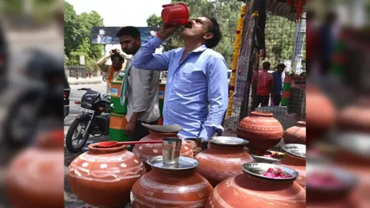स्टेशनों में समाजसेवी संस्थाएं खोलेंगी नि:शुल्क प्याऊ