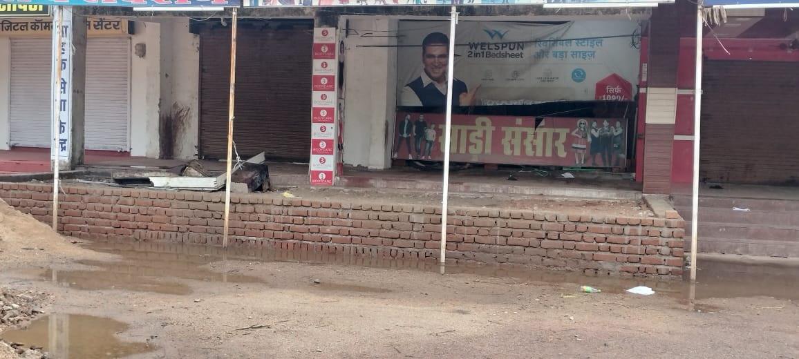 अतिक्रमण बढ़ा स्टेडियम काम्पलेक्स में,अधिकारी मौन