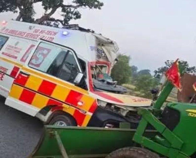 किलेपाल के पास बड़ा सड़क हादसा,ट्रक से टकराई एम्बुलेंस,डॉक्टर और ड्रेसर की मौत