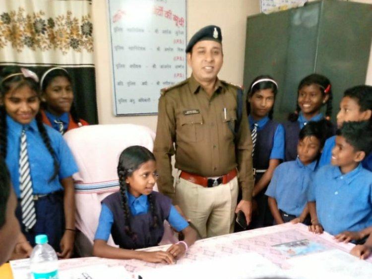 भक्त प्रहलाद एवं दामिनी मरकाम बनी दुगली का शैडो थानेदार