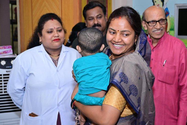 मंत्री लक्ष्मी राजवाड़े ने किया 'सेवा भारतीय मातृ छाया शिशु गृह' का निरीक्षण