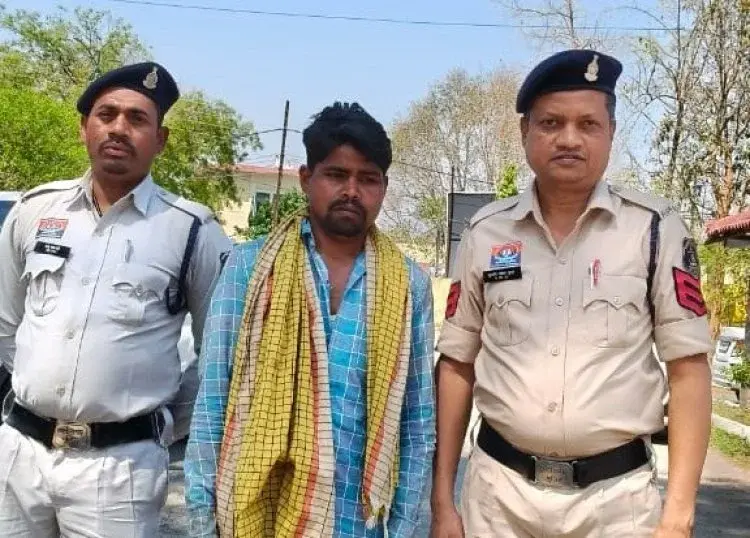 अवैध शराब विक्रेताओं के विरुद्ध सूरजपुर पुलिस की कार्यवाही, 5 गिरफ्तार