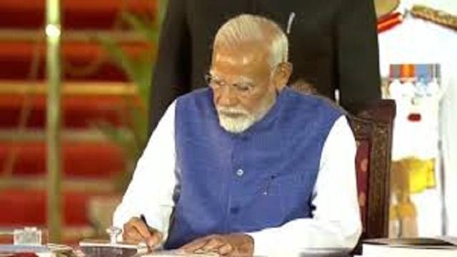 तीसरी बार प्रधानमंत्री बने नरेंद्र मोदी, ली शपथ