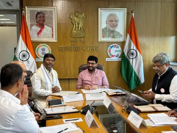 मंत्री केदार कश्यप ने सहकारिता क्षेत्र में छत्तीसगढ़ की उपलब्धियों और मांगों को लेकर की केंद्रीय राज्यमंत्री से की चर्चा