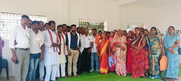 सरपंच संघ गरियाबंद की हुई बैठक, 62 पंचायत को 6 जोन में बांटने का लिया निर्णय