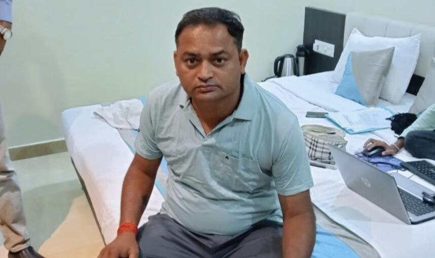 ASI को ACB ने रंगे हाथ दबोचा