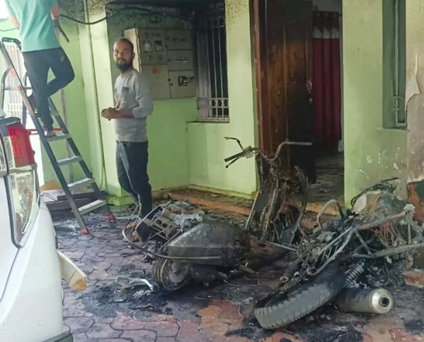 भुवनेश्वर में बवाल, विधायक की गाड़ी में उपद्रवियों ने लगा दी आग